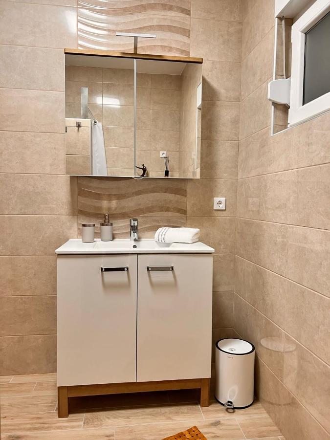 Apartmani Tin Starigrad Paklenica Eksteriør bilde