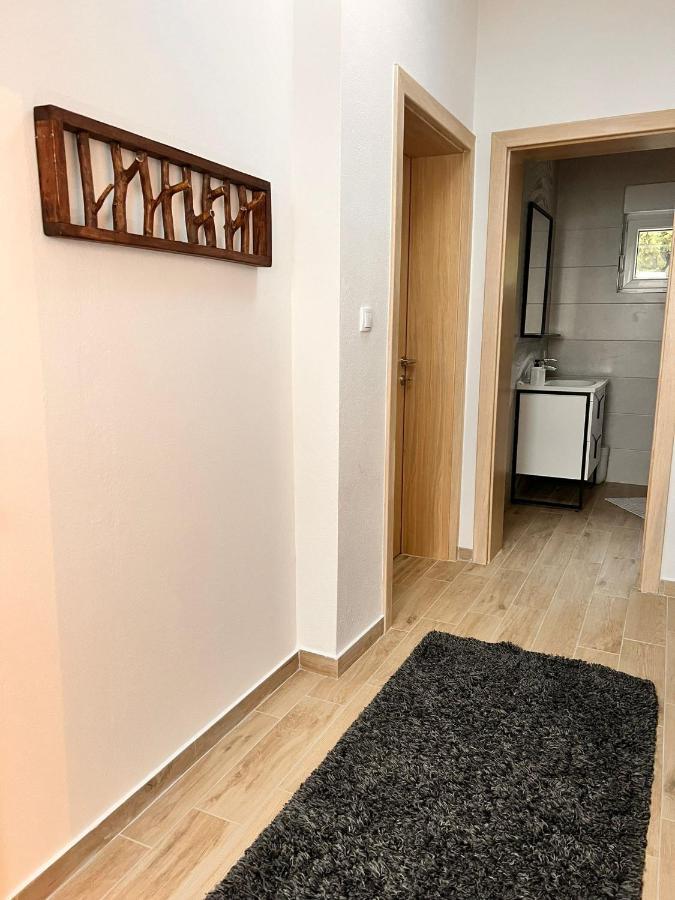 Apartmani Tin Starigrad Paklenica Eksteriør bilde