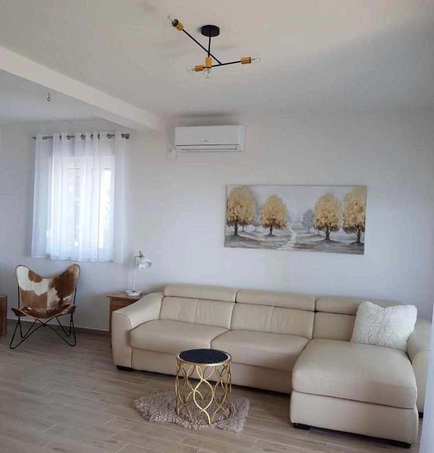 Apartmani Tin Starigrad Paklenica Eksteriør bilde